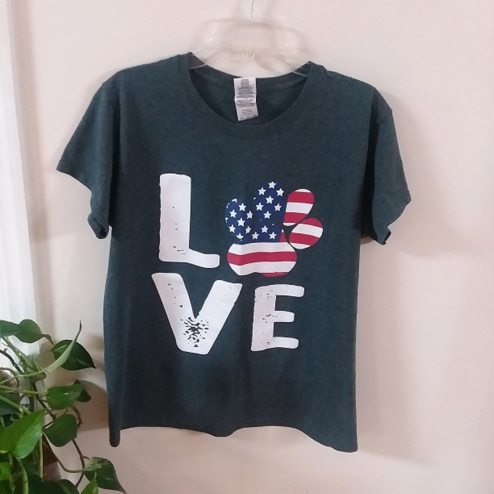 Gildan Gray "LOVE USA" T Shirt